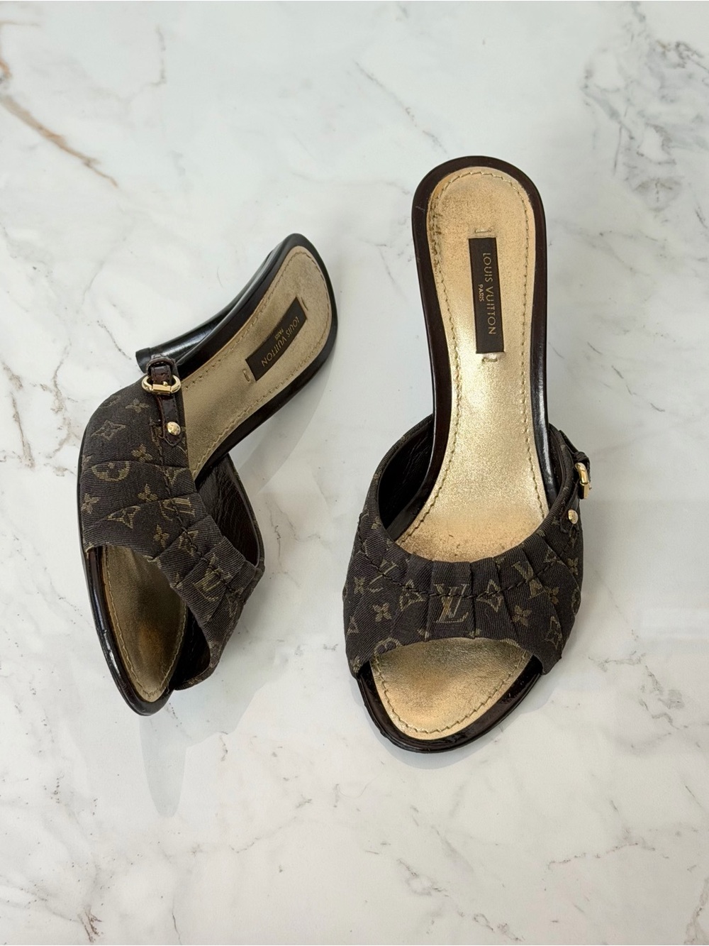 2007 Louis Vuitton Mini Lin Brown Monogram Gold Leather Kitten Heel Mules